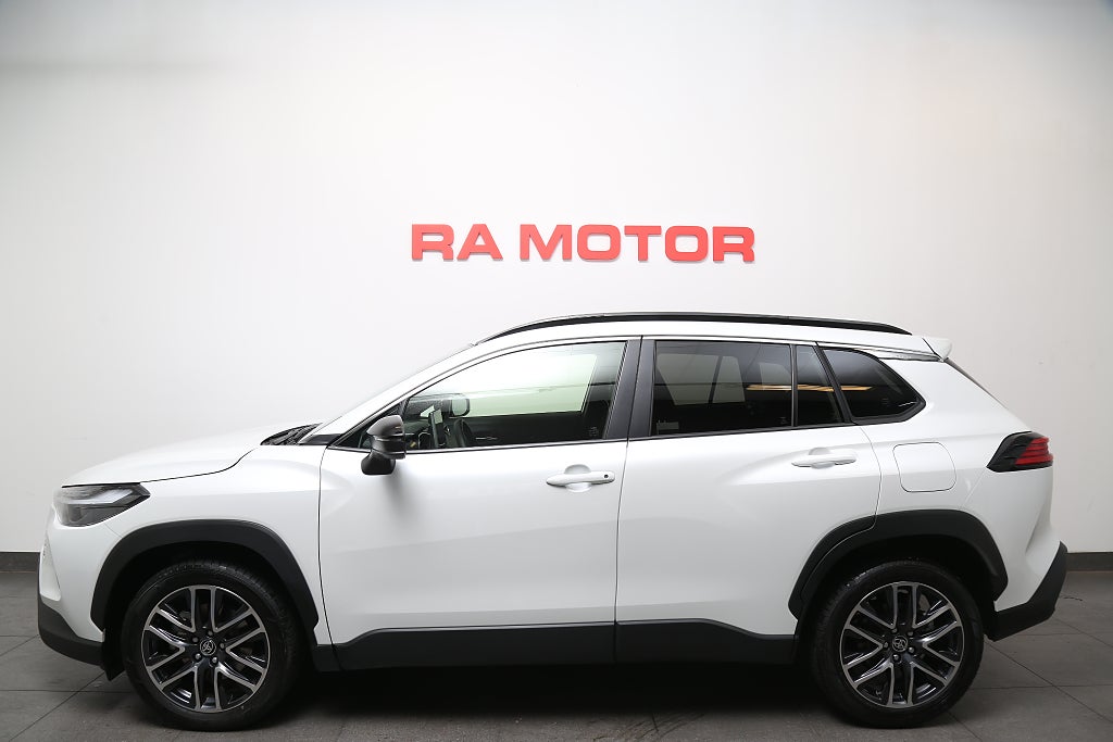 Toyota Corolla Cross 1,8 Hybrid E-CVT 140hk Style Kamera Leasbar 2025