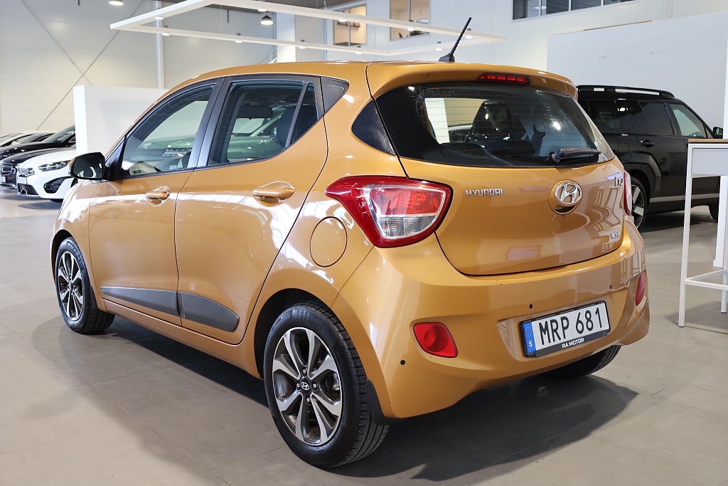 Hyundai i10 1.2 Premium AUT PDC AC Blåtand Rattvärme