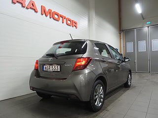 Halvkombi Toyota Yaris 5 av 19