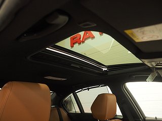 Sedan BMW 330 11 av 26