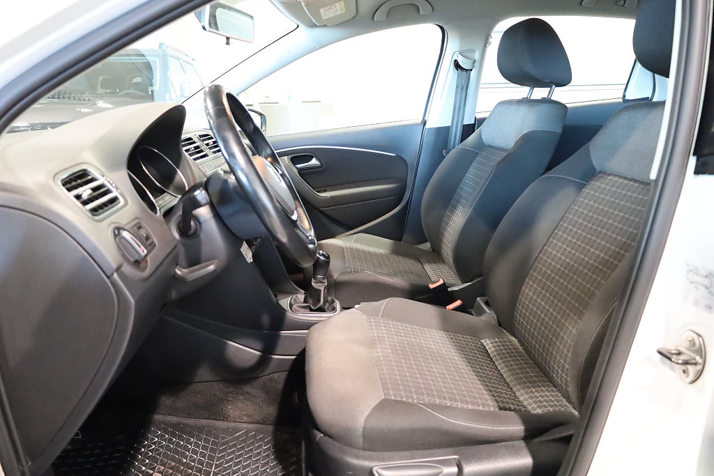 Volkswagen Polo 5-dörrar 1.2 TSI M-Värme Blåtand Nyservad 2017