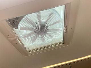 Husbil-integrerad Kabe IMPERIAL 910 QB 27 av 31