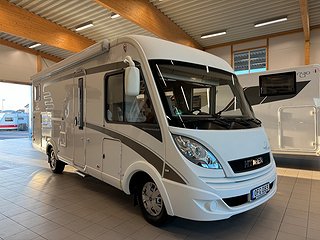 Husbil-integrerad Hymer B588 Bianco Line 150HK Aut 17 av 20