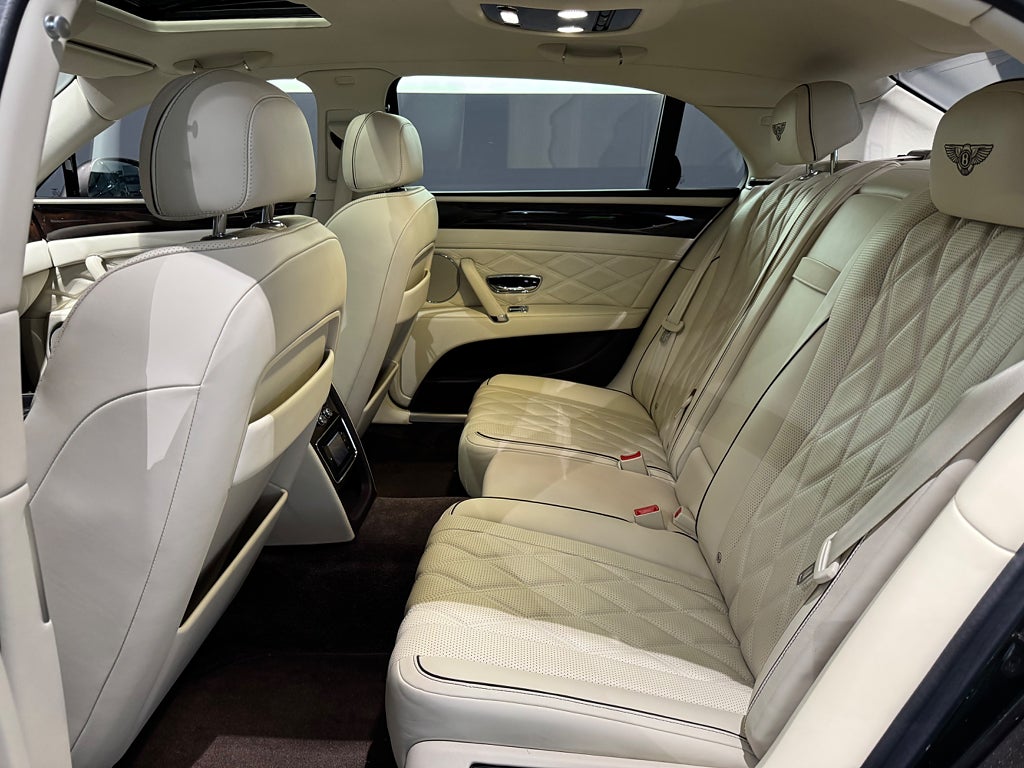 Bentley Flying Spur W12 6.0 W12 Endast 1275 mil - bild 7