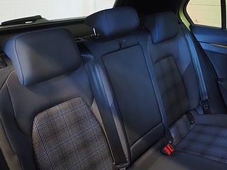 Halvkombi Volkswagen Golf 18 av 25