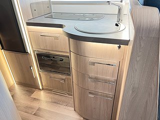 Husbil-halvintegrerad Kabe Novum TMX 750 LGB 18 av 33