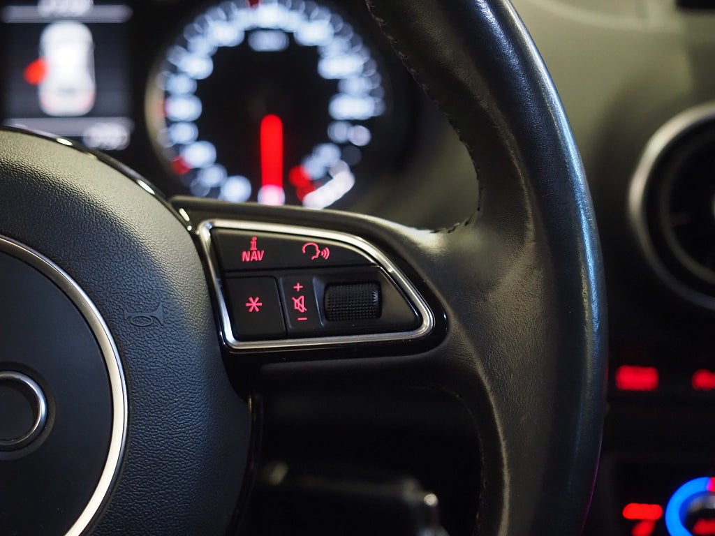 Audi A3 SB 2.0 TDI 150hk S Tronic S-Line M-Värm Navi Alcantara