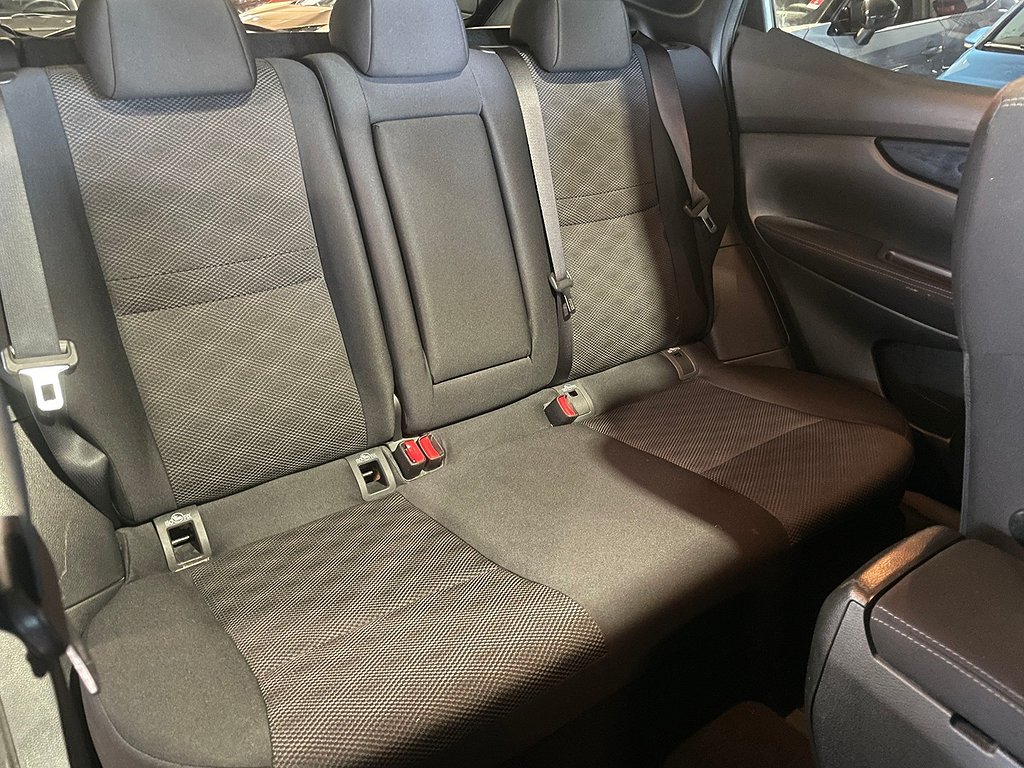 Nissan Qashqai 1.6 | N-Connecta| Backkamera | Navi| Kamkedja 2017