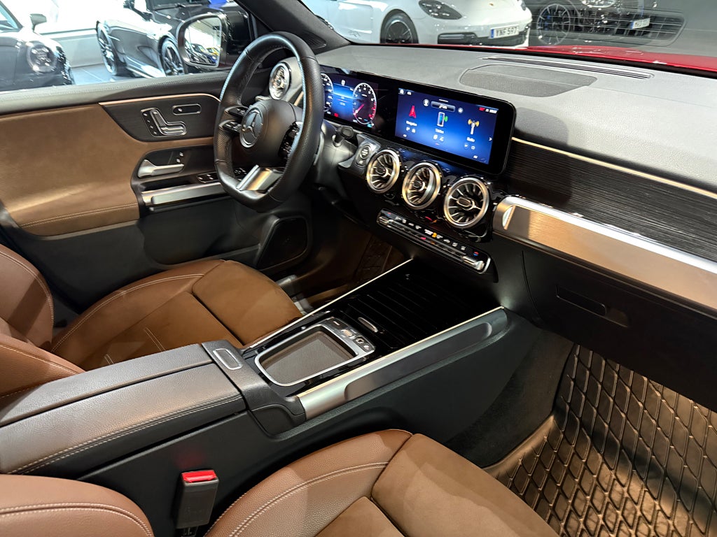 Mercedes-Benz GLB 200 AMG Värmare 7-sits Premium Drag - bild 4