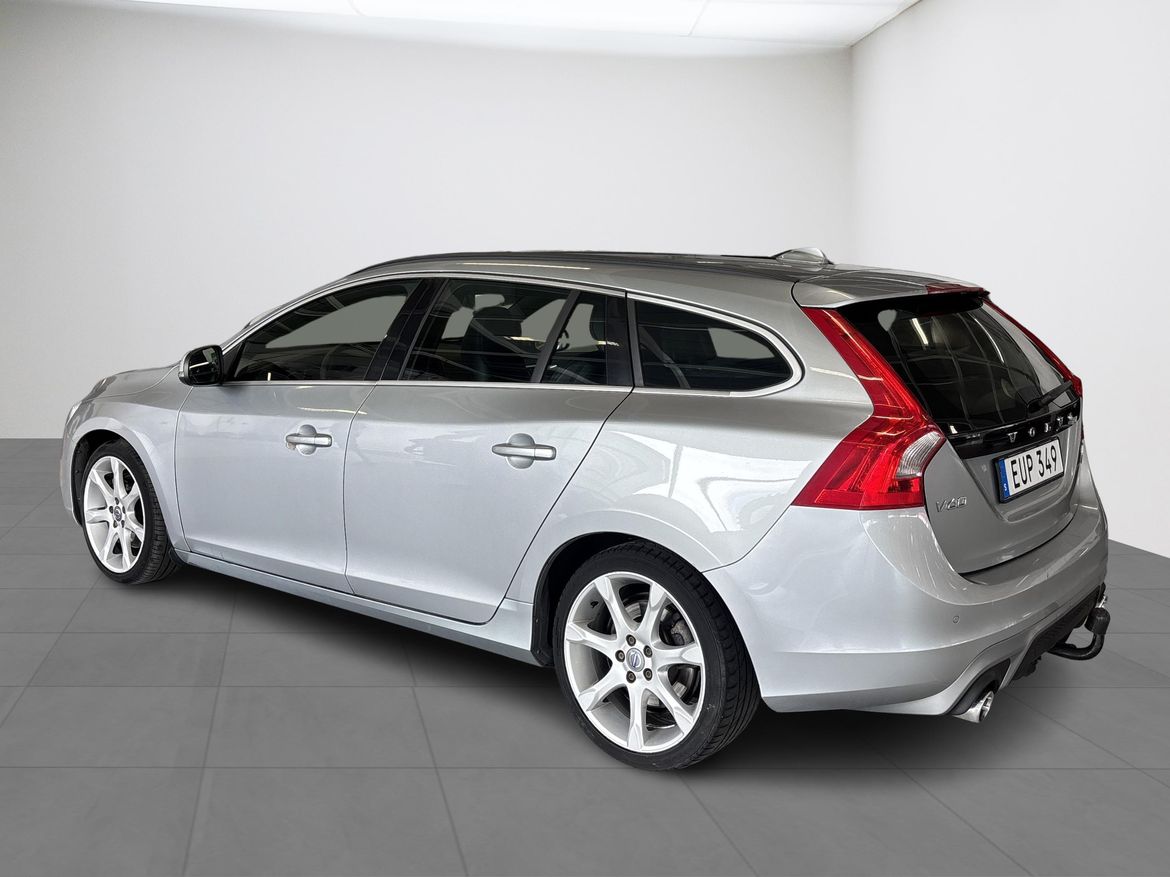 Volvo V60 D4 AWD R-Design Business E PRO 2015, bild 3/41