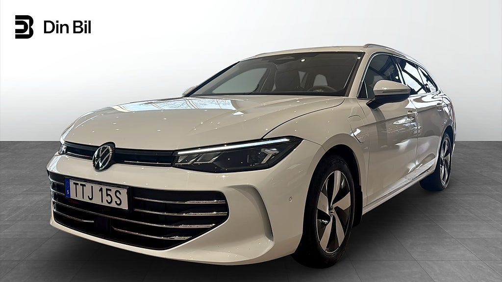 Volkswagen Passat BUSINESS 1.5 TSI EHYBRID Drag/Navigation/V-hjul