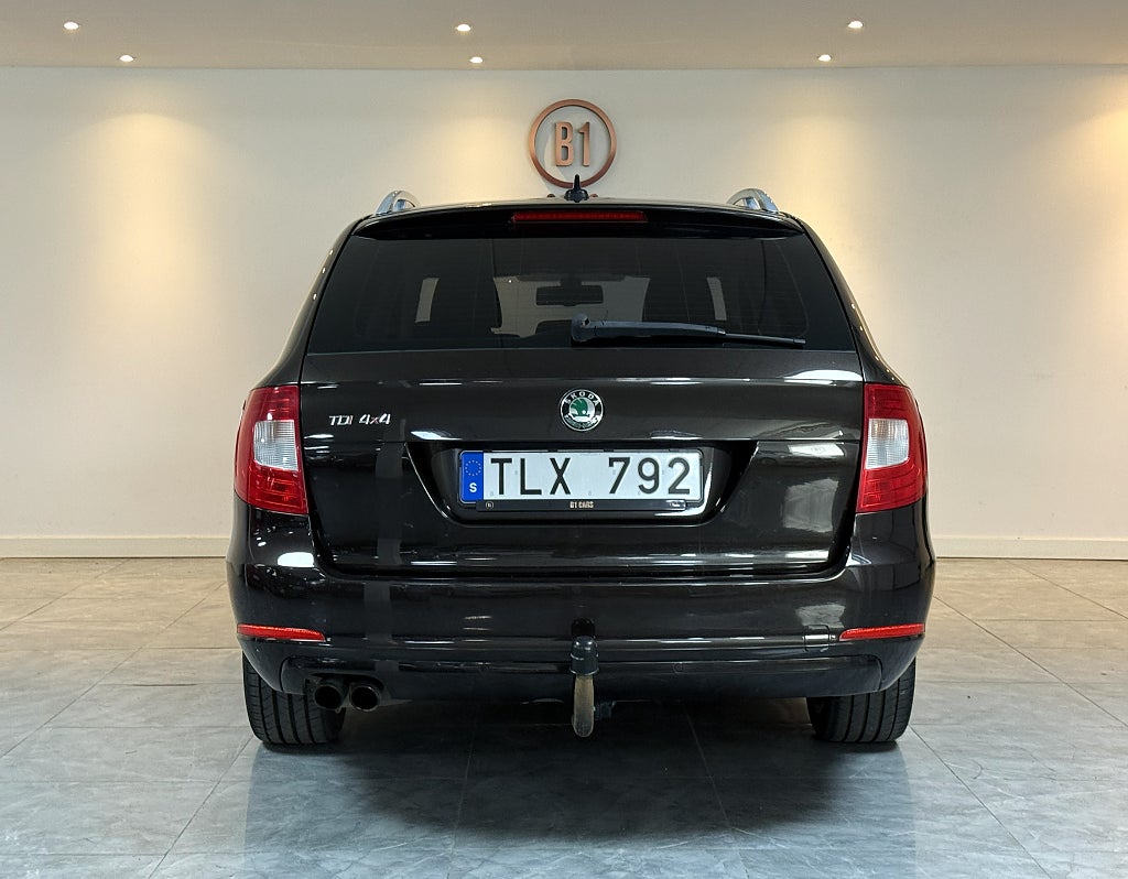 Skoda Superb Kombi 2.0 TDI 4x4 Ambition DRAG NYKAMREM MOTORVÄRMARE