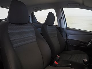 Halvkombi Toyota Yaris 11 av 20