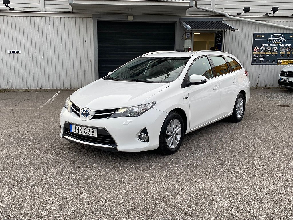 Toyota Auris Touring Sports Hybrid e-CVT AUT NAVI Räntefritt