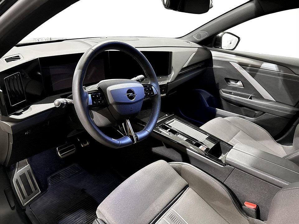 Bild på Opel Astra 5D GS 1.2 Turbo 130hk Aut - B-KAMERA, RATTVÄRME