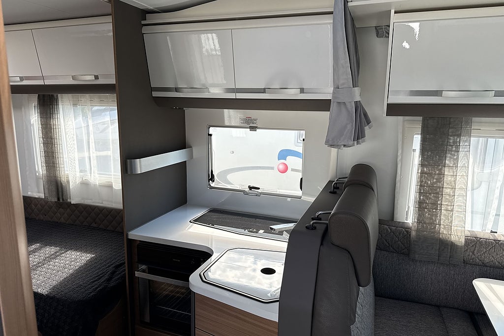 Adria Matrix Plus 670 SLT Aut Alde miniatyr 7