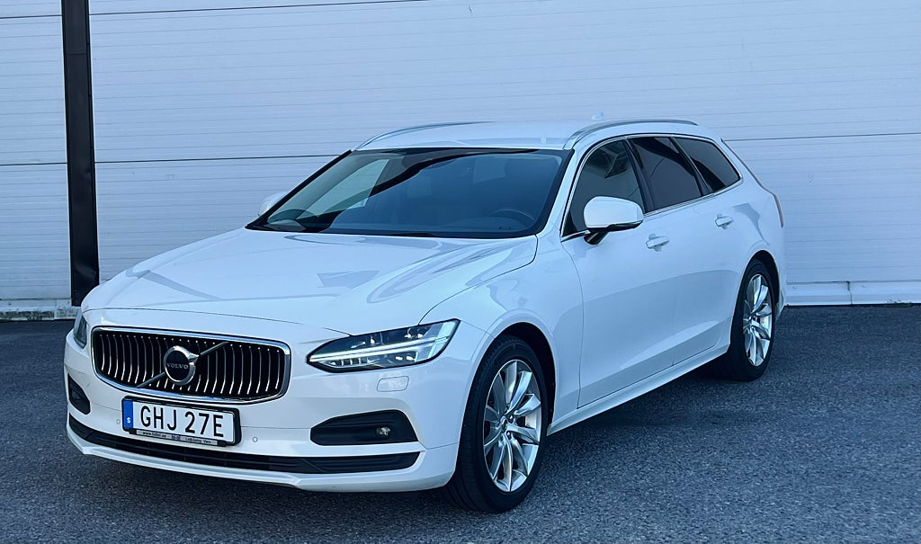 Volvo V90 B4 Momentum 197HK Nyservad Drag Värmare Fullservad MOMS
