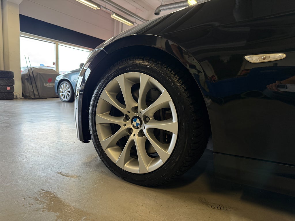 BMW 330d 2009 - miniatyr 11