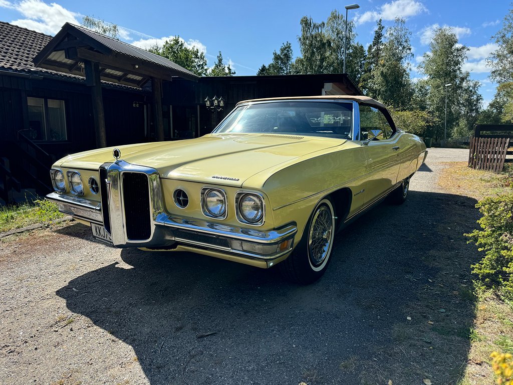 Pontiac Bonneville Cab