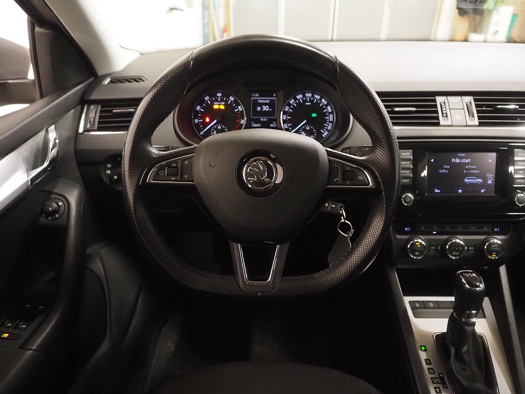 Skoda Octavia 1,2 TSI Elegance Kombi Aut Motorvärmare P-Sensorer