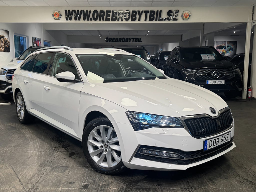 Skoda Superb iV Combi 1.4 TSI iV Business Style Drag Gps Cockpit Värmare 