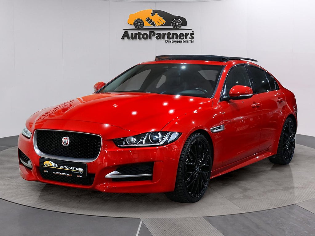 Jaguar XE 20t 200hk R-Sport Cockpit Panorama Meridian Pvärm 1,95%