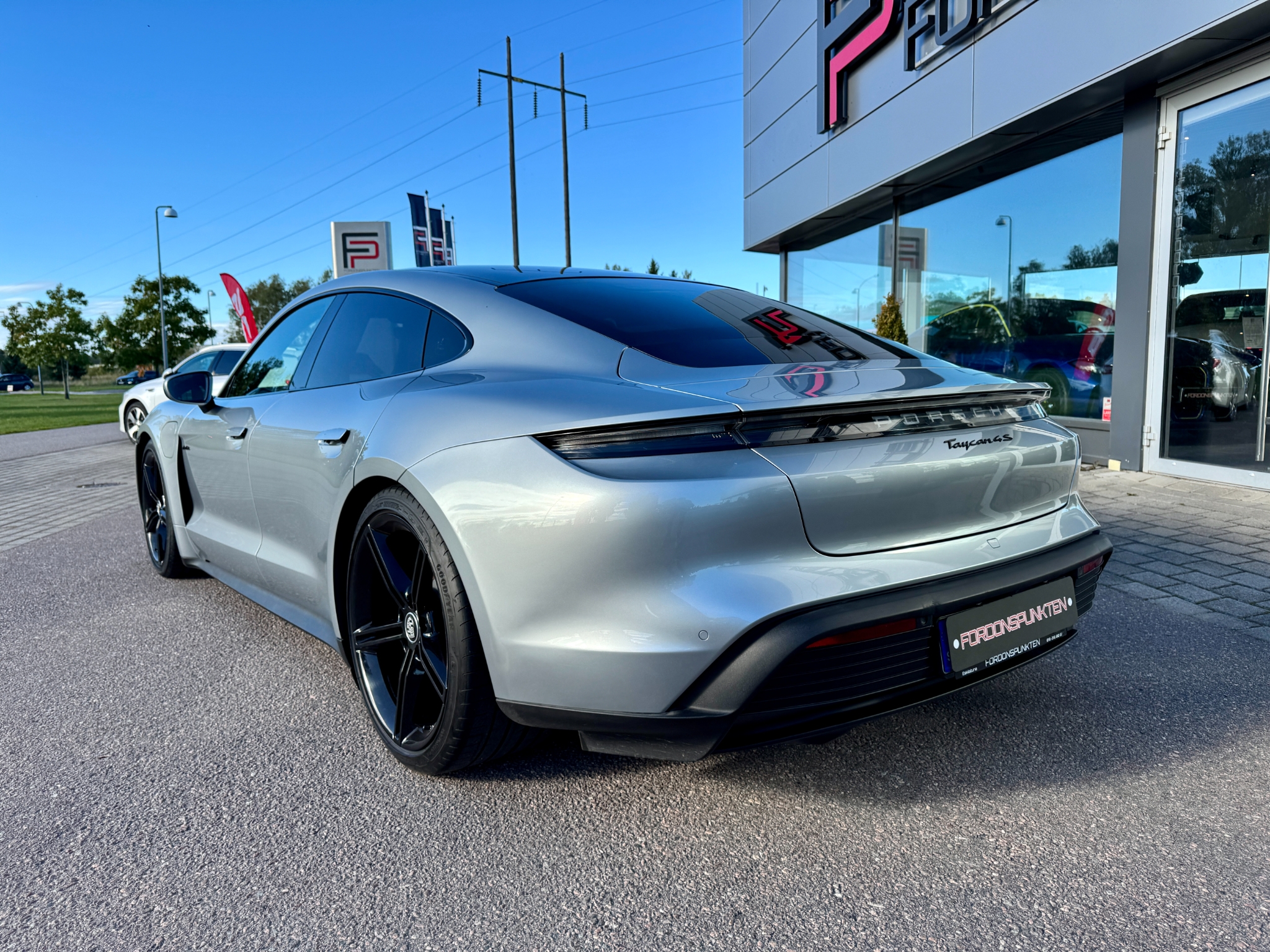 Porsche Taycan 2020, bild 2/10