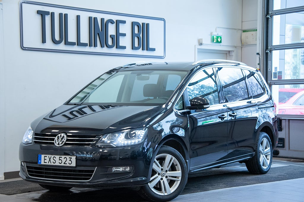 Volkswagen Sharan 2.0 TDI DSG 7-Sits Premium Pano kamera Värm Drag 1Ägare