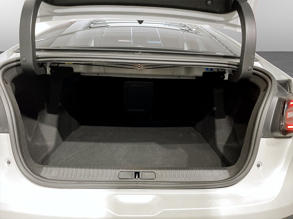 Bild på Citroën e-C4 X Shine Exclusive 136hk Aut B-KAMERA CARPLAY PANO