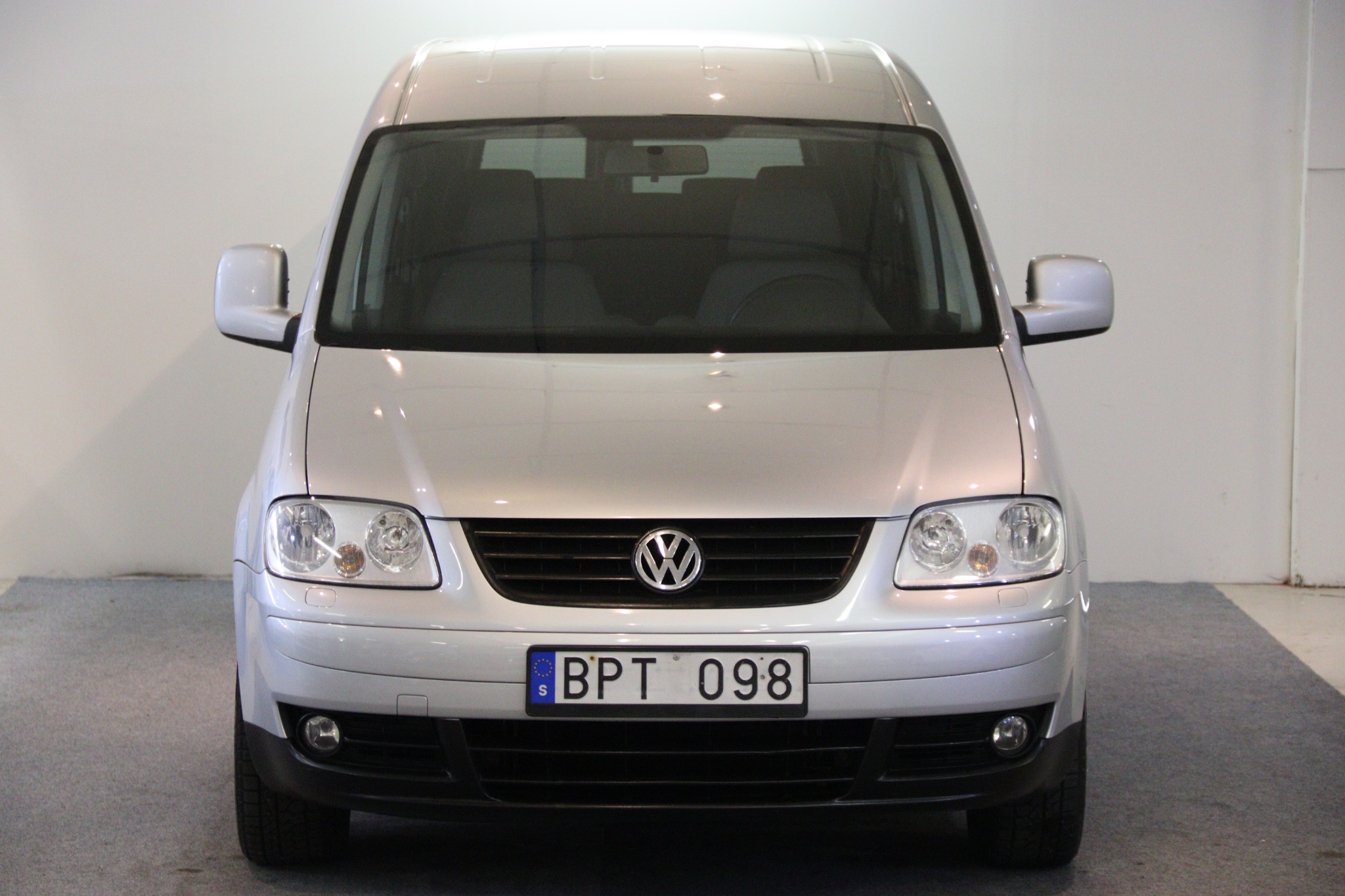 Volkswagen Caddy Maxi 2009, bild 2/42