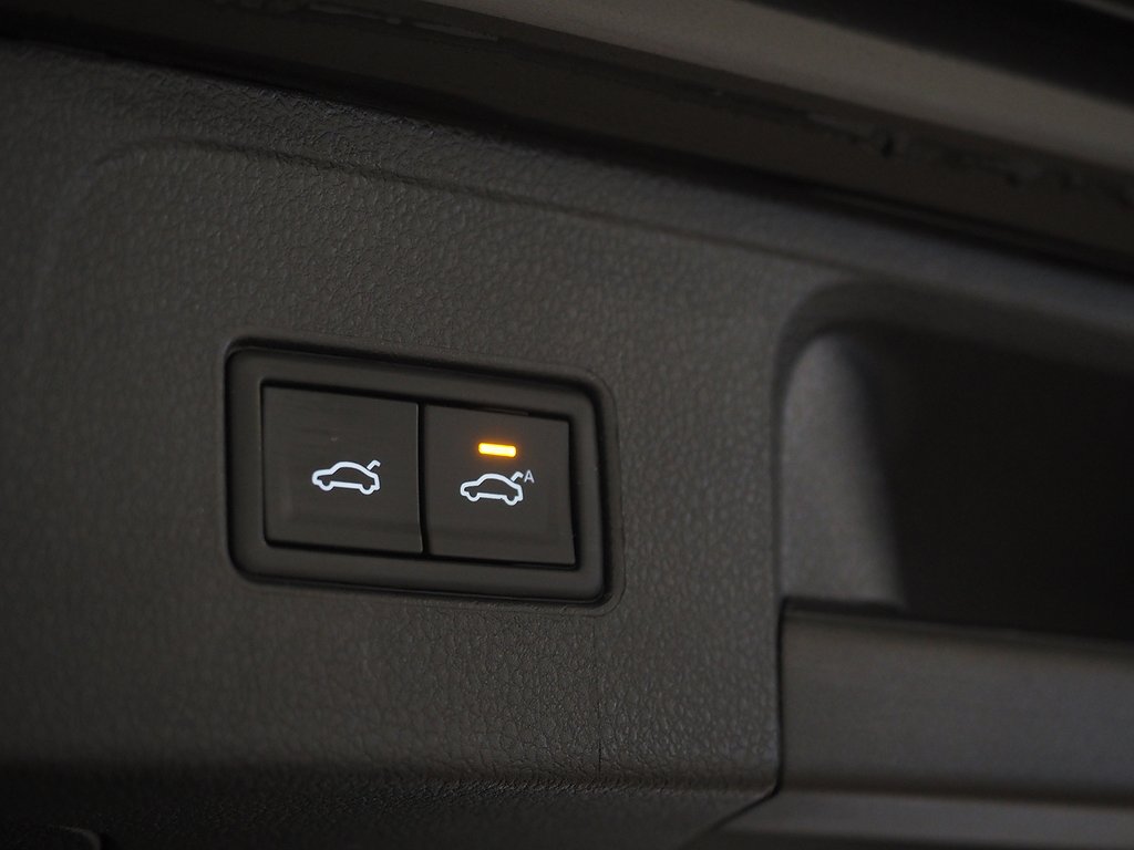 Volkswagen Passat SC GTE 218hk |Drag|Värmare|Cockpit|Matrix| 2021