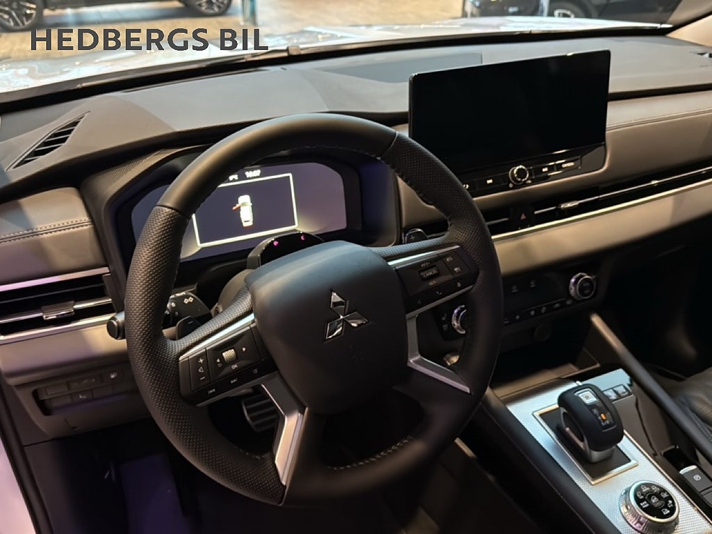 Mitsubishi Outlander  INST PHEV 2 TONE ( DEMOBIL) thumbnail