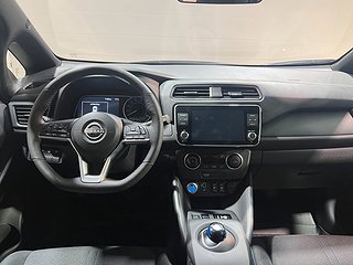 Halvkombi Nissan Leaf 12 av 17