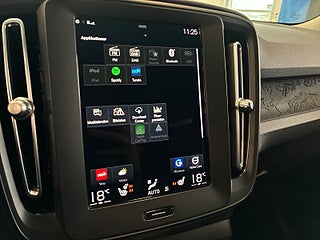Volvo XC40 T2 Geartronic Momentum S&V/Drag/kamera/Carplay/Pvärm – bild 21
