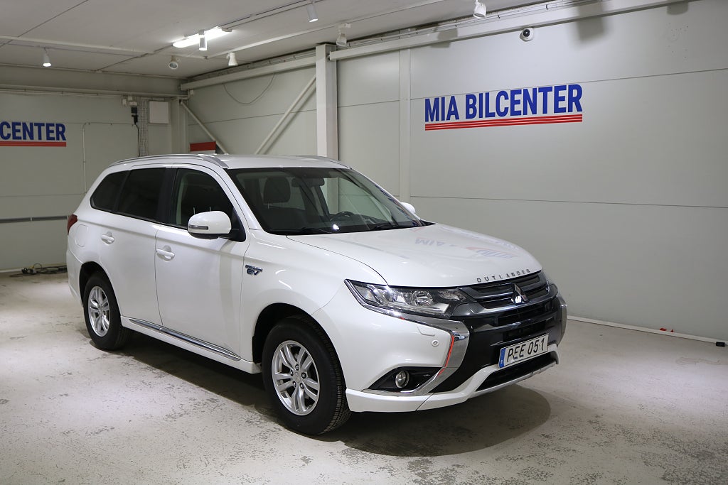 Mitsubishi Outlander PHEV App. Car play  Euro 6