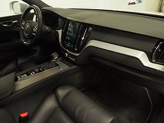 SUV Volvo XC60 7 av 24
