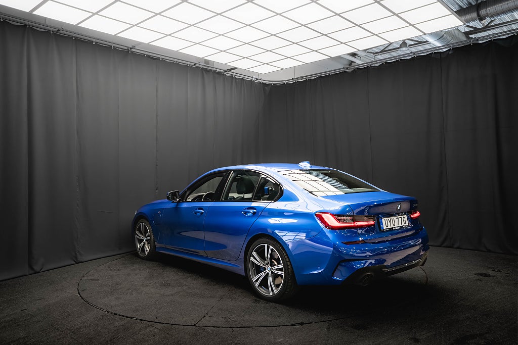 BMW 330e M Sport PANO LASER LÄDER DRAG 360 H/K HUD ELSTOL 1ÄGARE