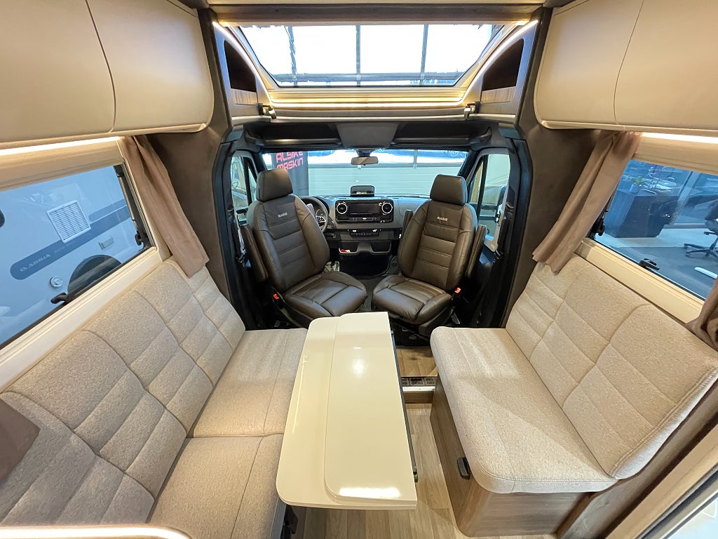 Kabe  Novum Compact 720 LXL / ALDE / Ugn / B-kort / Litium /   - Kabe