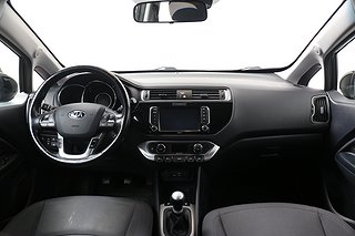 Halvkombi Kia Rio 8 av 21