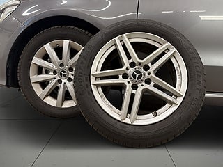 Mercedes-Benz A 180 d 7G-DCT Urban Line/S&V-hjul/H&K/Drag/Kamera/Navi – bild 14