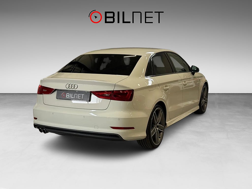 Audi A3 Sedan 2.0 TDI quattro *3,99%* S-tron S-Line 184hk 19"
