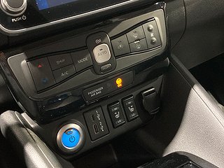 Halvkombi Nissan Leaf 11 av 20