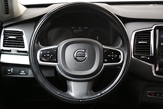 SUV Volvo XC90 17 av 32