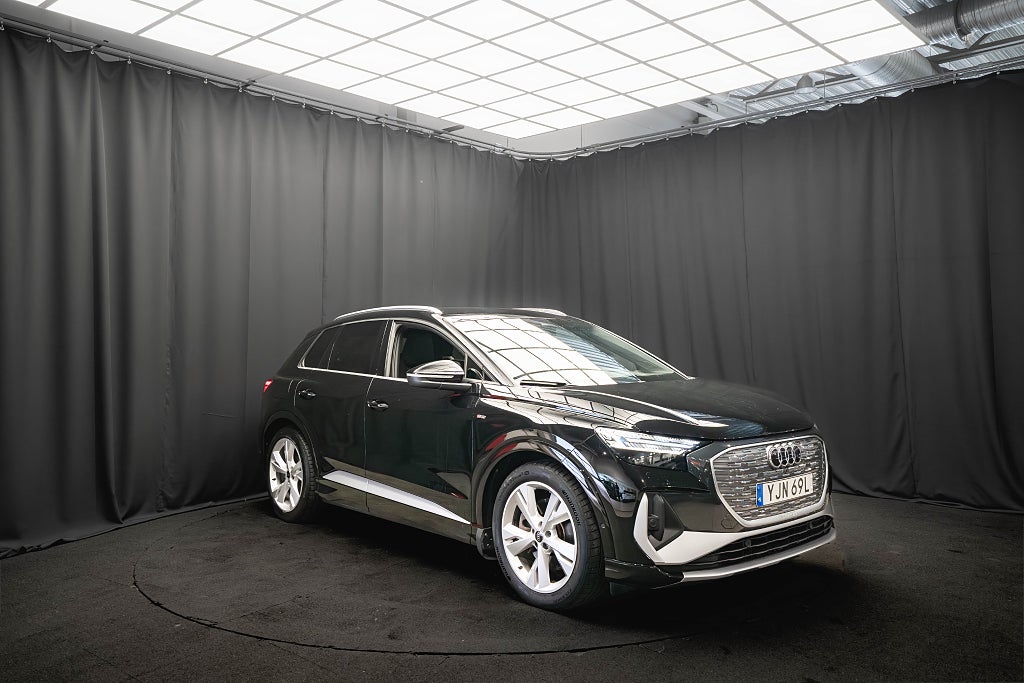 Audi Q4 E-Tron 45 QUATTRO S-LINE KAMERA HEAD-UP SONOS 1-ÄGARE MOMS