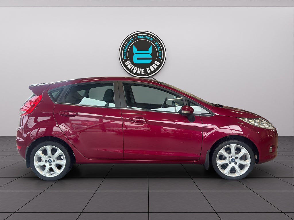 Ford Fiesta 2011 - miniatyr 2