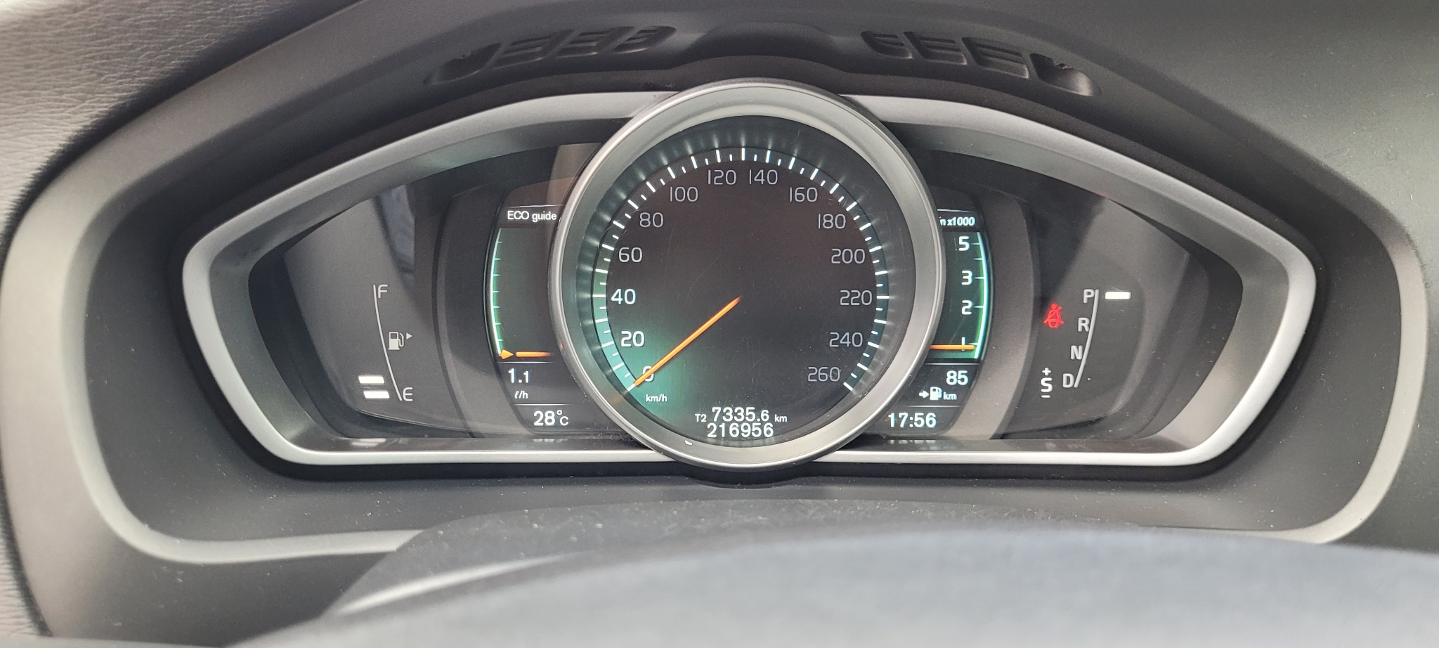 Volvo V40 Cross Country 2015, photo 6/39