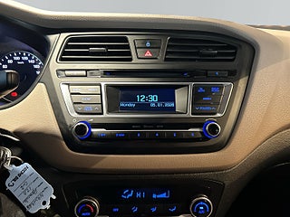 Hyundai i20 1.4 Premium MoK-värmare/P-sens/Rattvärme/Kamkedja