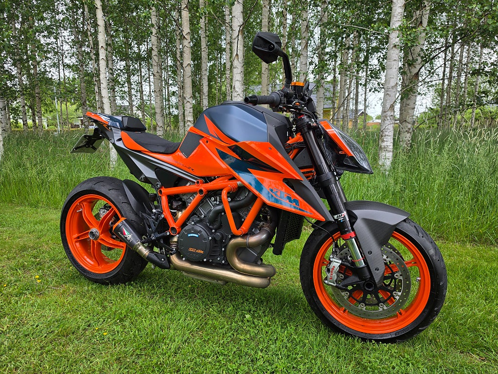 KTM 1290 Super Duke R 2021  Tech Pack (Obs reserverad)