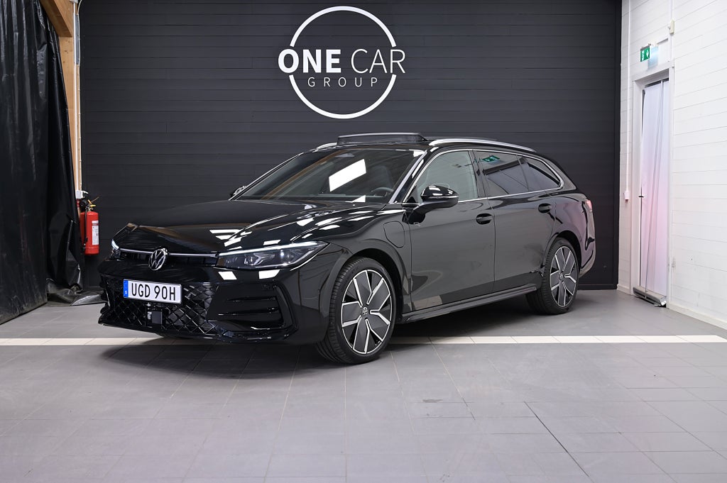 Volkswagen Passat eHybrid 1.5 TSI R-Line MOMS Nybilsgaranti Pano Adaptiv