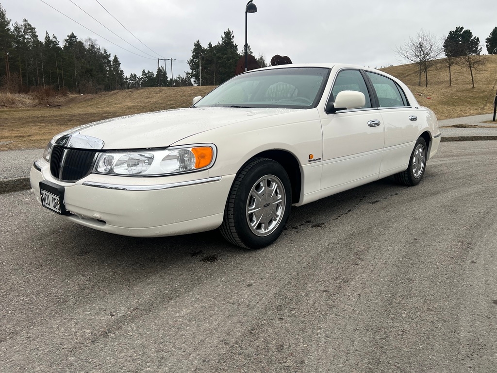 Lincoln Town Car